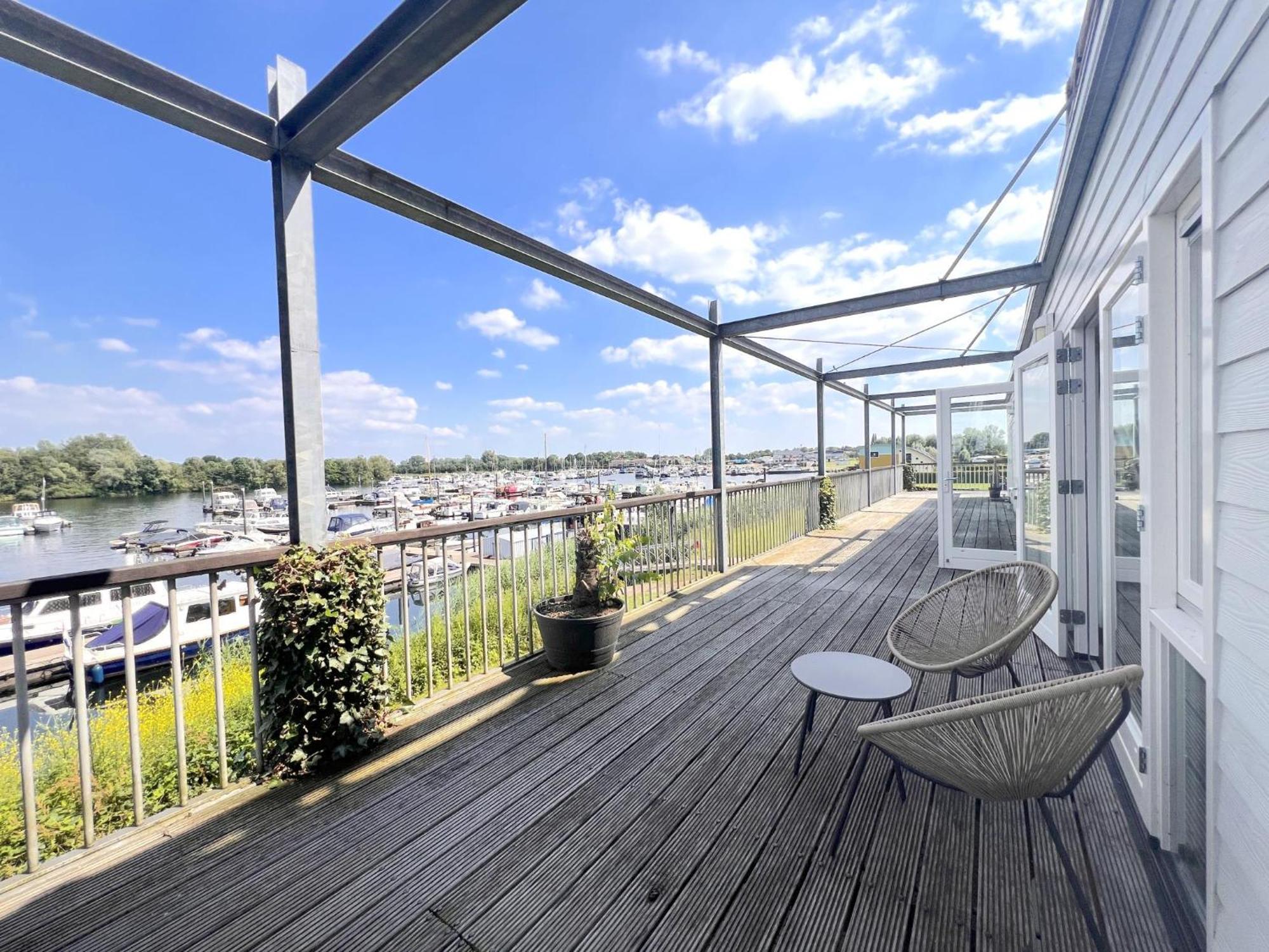 Waterkant Apartment Maasbommel