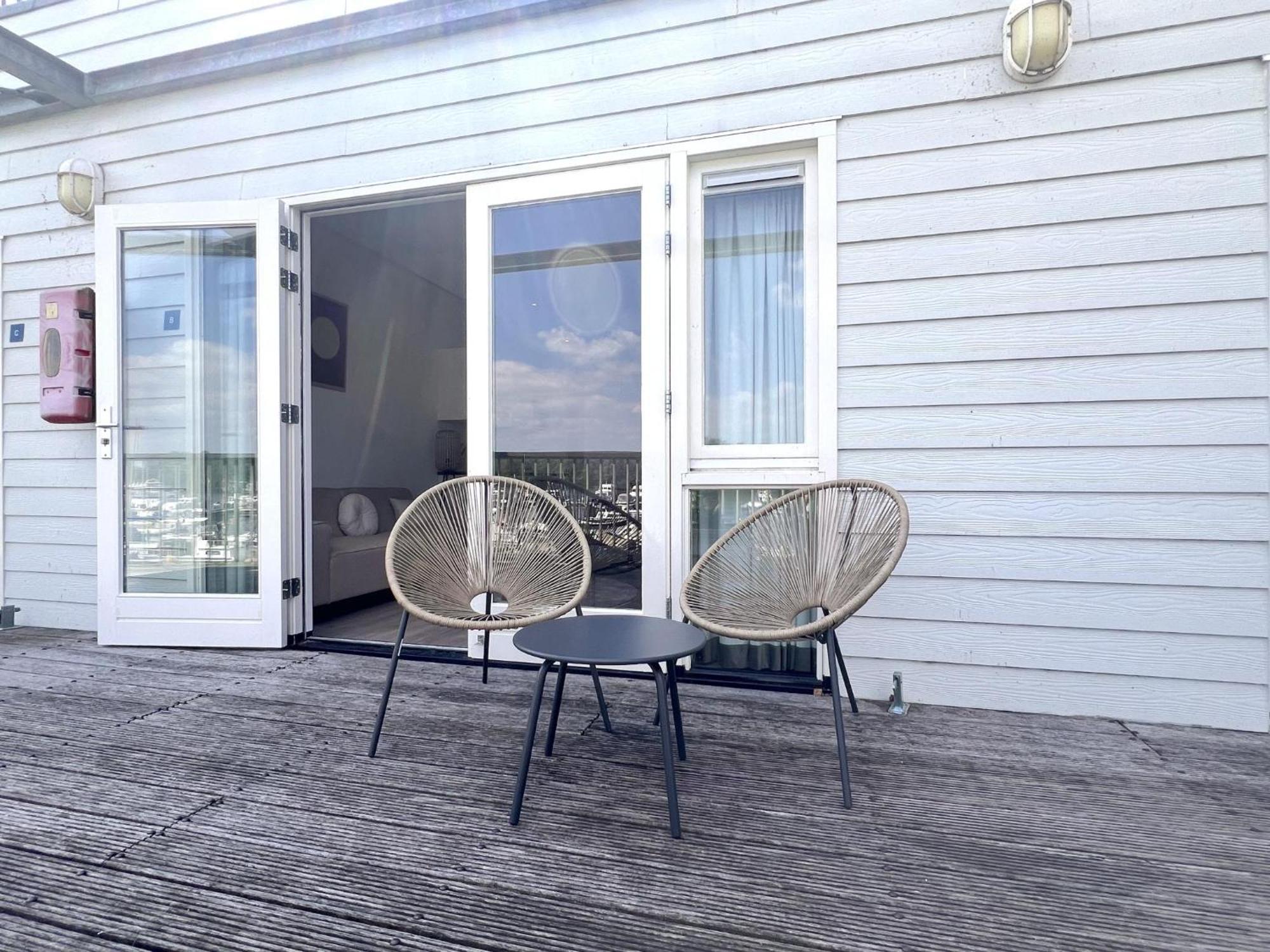 Waterkant Apartment Maasbommel